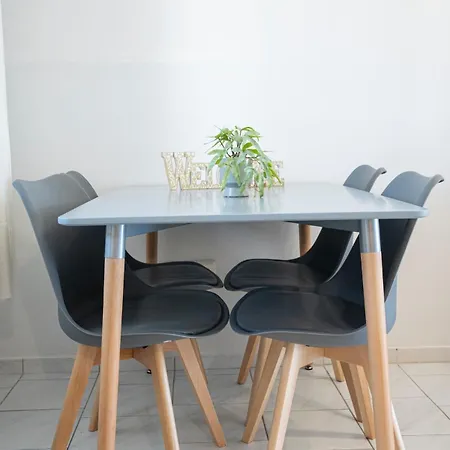 Eliseloutrakiapartment Апартаменты Лоутраки