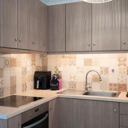 Eliseloutrakiapartment Апартаменты *