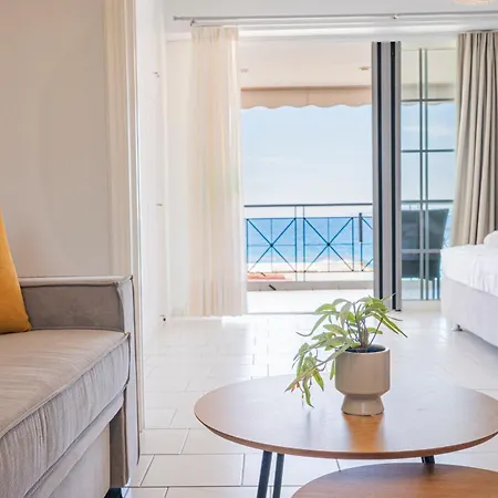 Eliseloutrakiapartment