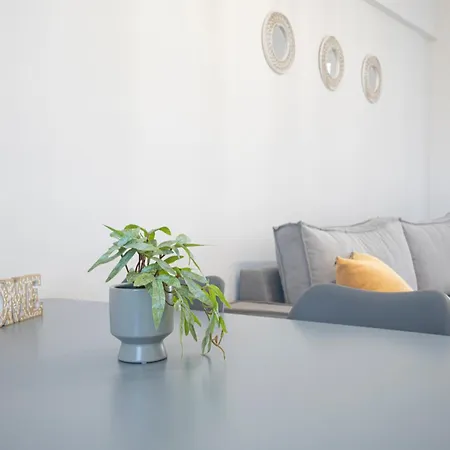 Eliseloutrakiapartment Апартаменты *