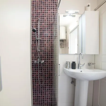 Апартаменты Eliseloutrakiapartment *