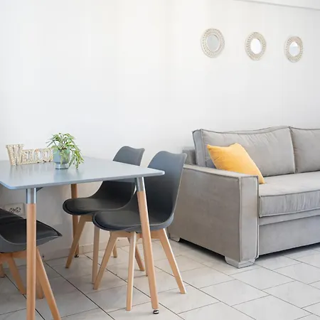 Eliseloutrakiapartment Апартаменты Лоутраки
